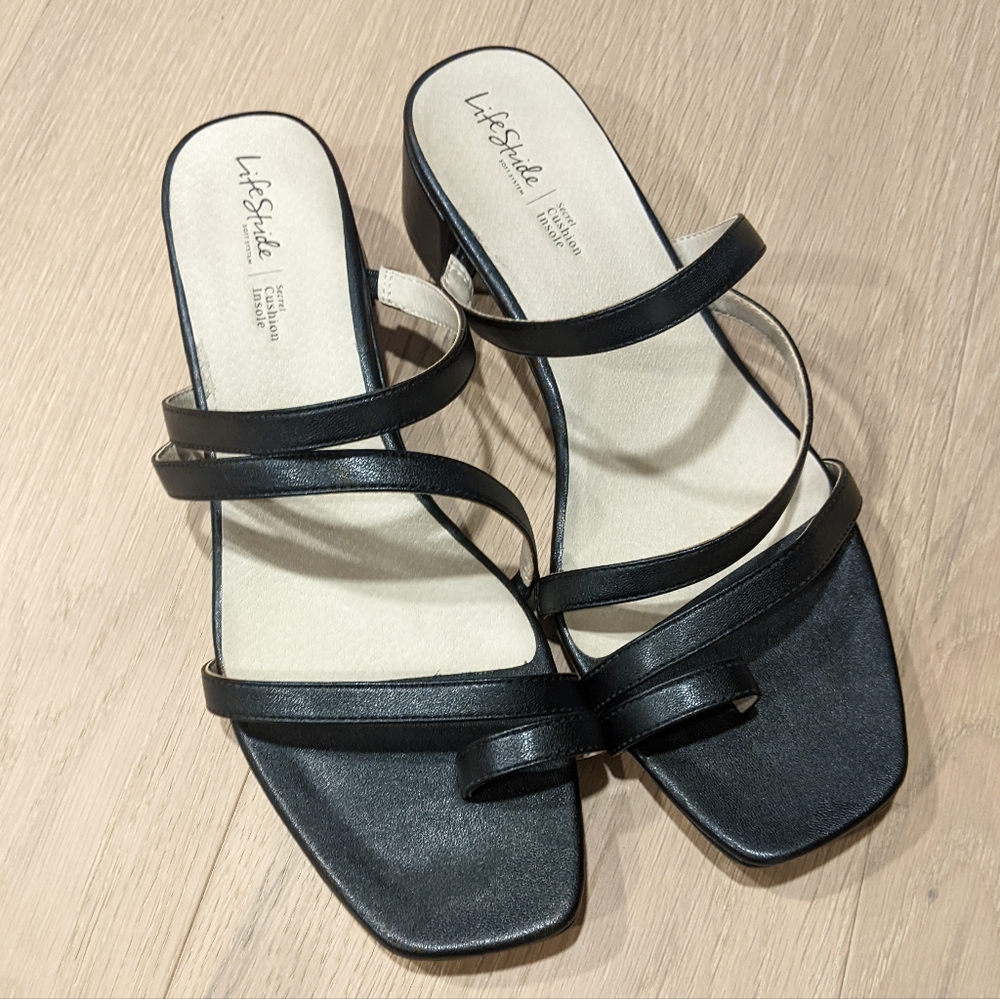 Life Stride Women's Black Strappy Sandals